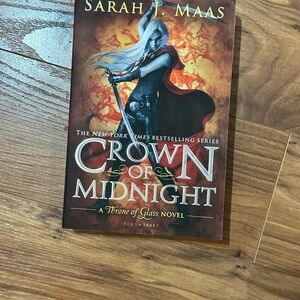 Crown of Midnight Book by Sarah J. Maas